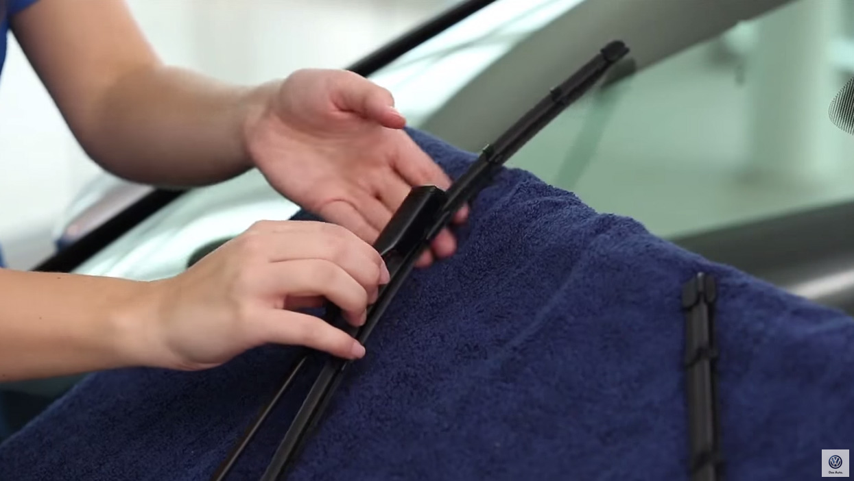 How to Replace Windshield Wipers